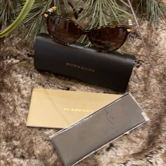 ❤️”NWT, BURBERRY COOL KATZ SUNGLASSES”❤️ - Picture 6 of 10